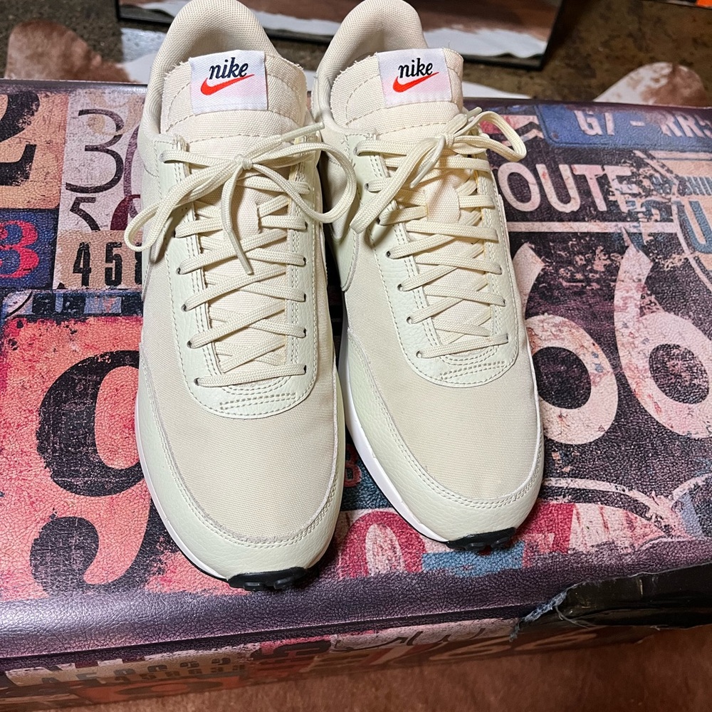 Nike Cream Sneakers with Red Swoosh
